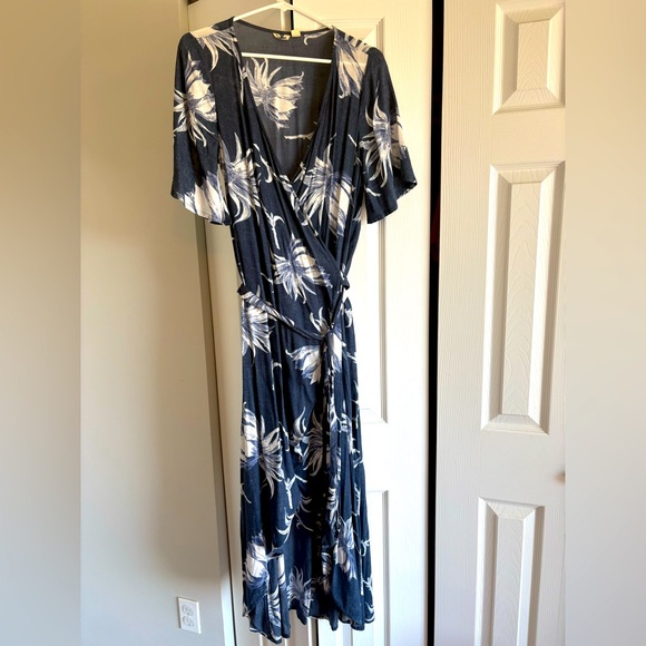 Roxy Navy and White Floral Maxi wrap Dress - Picture 1 of 10